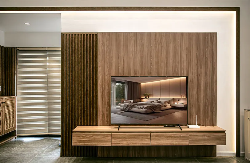 Ung Dung Vach Tivi Tam Op Nhua Nano 1